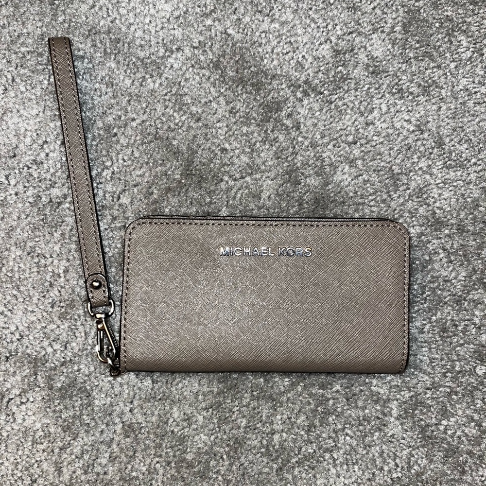 Michael Kors wallet wristlet